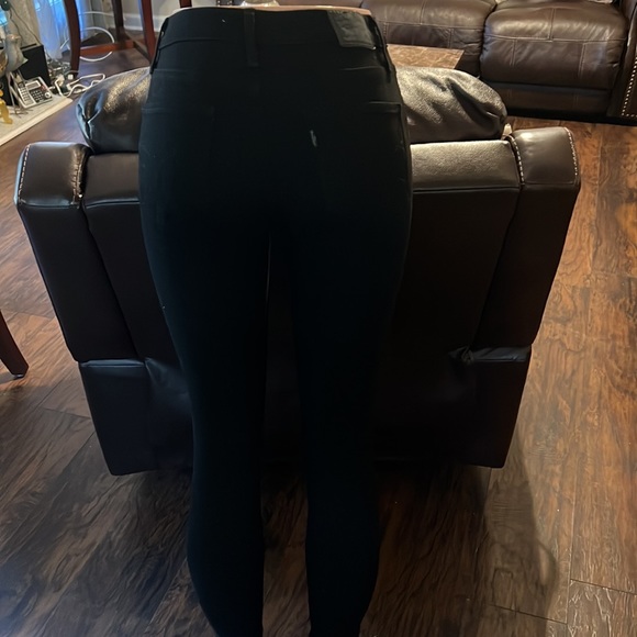 Levi’s🤩 - Picture 2 of 3